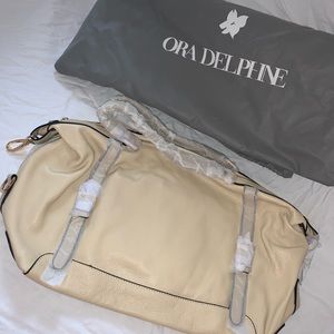 BRAND NEW✨ Ora Delphine Beige Leather Purse